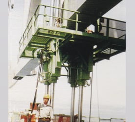 鳴門大橋吊り橋引き込み装置/尺取り式ベアロックシリンダー
